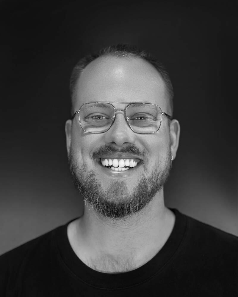 taylor desseyn, black and white portrait